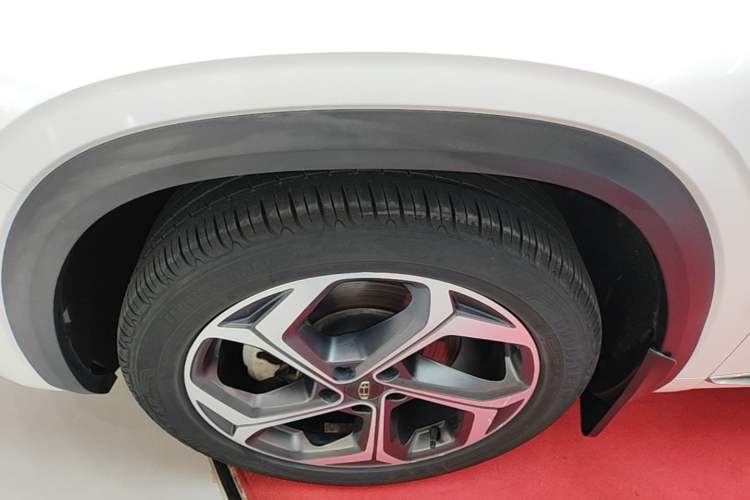 Used Geely Auto Monjaro L 2021 2.0TD DCT EVO Two-Wheel Drive Prestige Version Left Front Wheel Hub