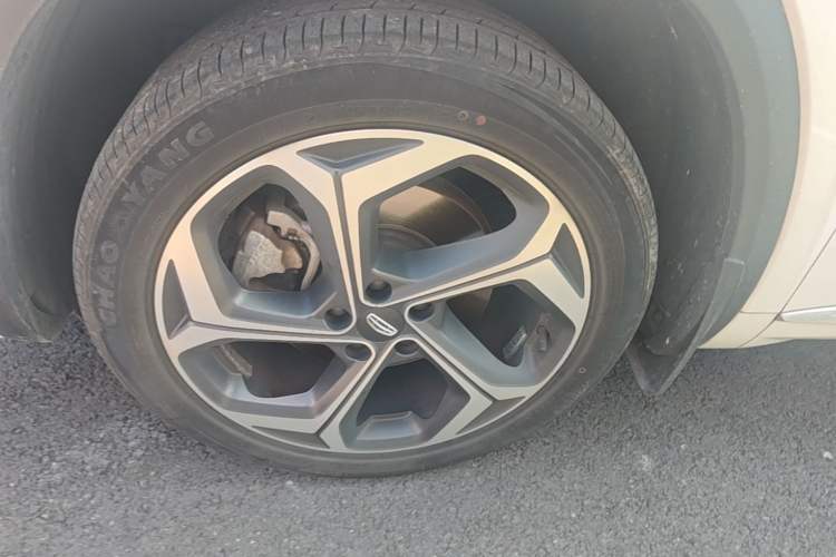 Used Geely Auto Monjaro L 2021 2.0TD DCT EVO Two-Wheel Drive Prestige Version Left Front Wheel Hub