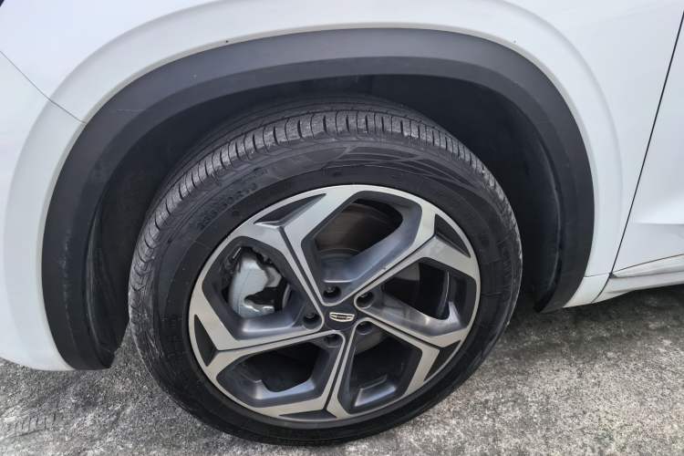 Used Geely Auto Monjaro L 2021 2.0TD High-Power Automatic All-Wheel Drive Luxury Version Left Front Wheel Hub