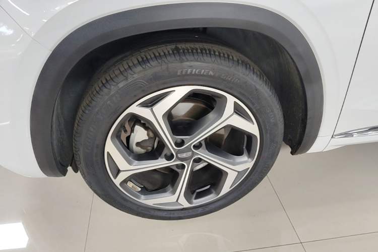 Used Geely Auto Monjaro L 2021 2.0TD DCT EVO Two-Wheel Drive Prestige Version Left Front Wheel Hub