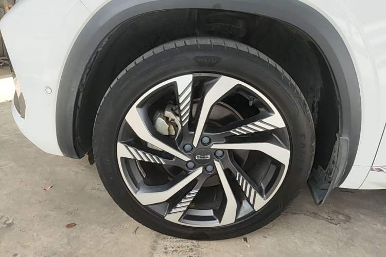 Used Geely Auto Monjaro L 2021 2.0TD DCT EVO Two-Wheel-Drive Flagship Version Left Front Wheel Hub