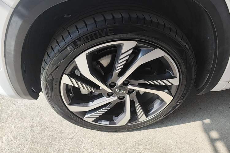 Used Geely Auto Monjaro L 2021 2.0TD High-Power Automatic All-Wheel-Drive Flagship Version Left Front Wheel Hub