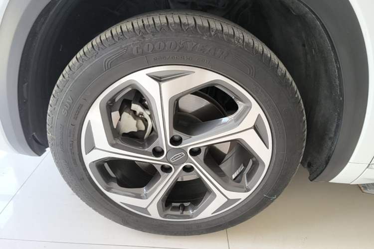 Used Geely Auto Monjaro L 2021 2.0TD DCT EVO Two-Wheel Drive Prestige Version Left Front Wheel Hub