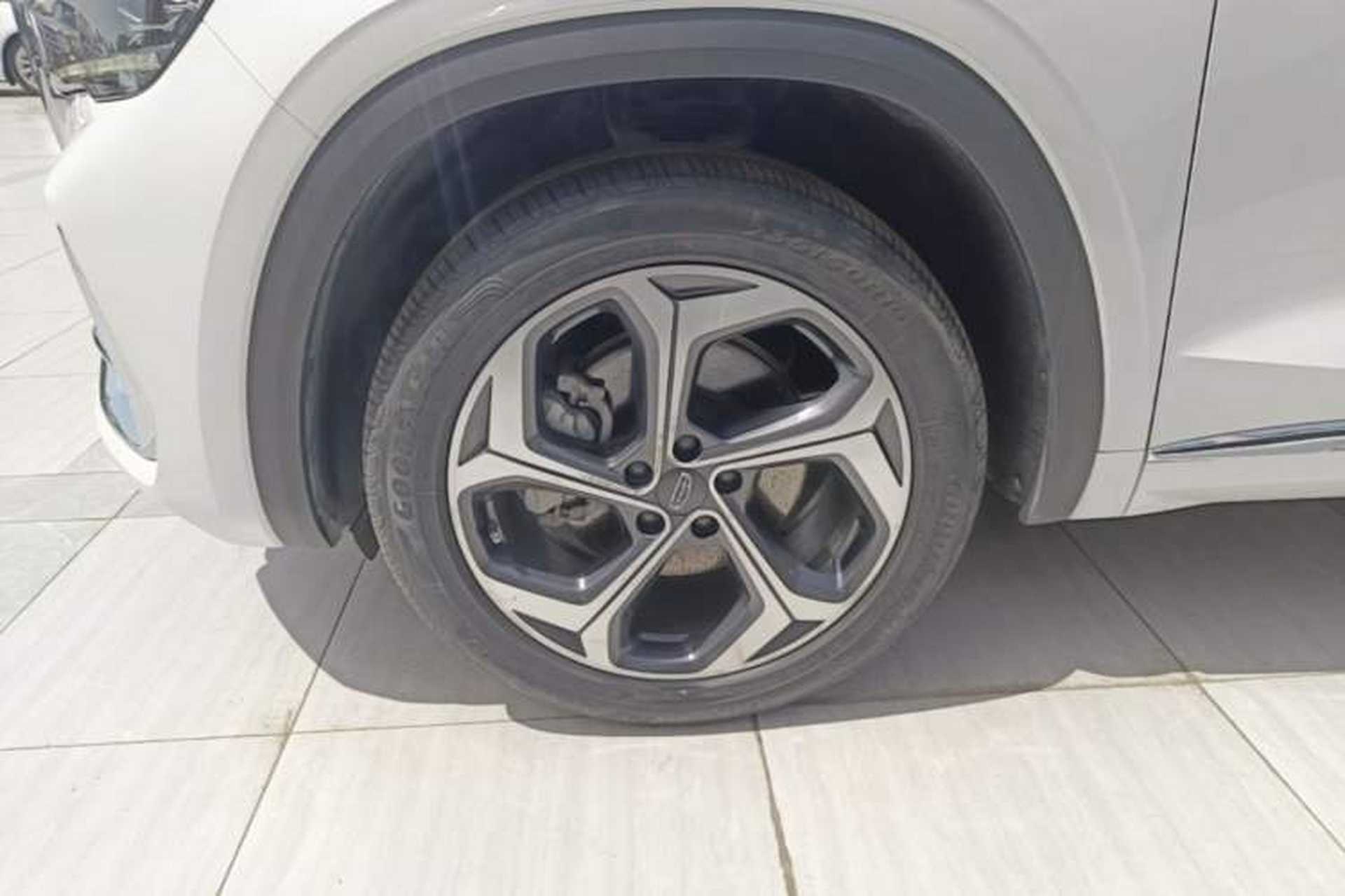 Used Geely Auto Monjaro L 2021 2.0TD DCT EVO Two-Wheel Drive Prestige Version Left Front Wheel Hub