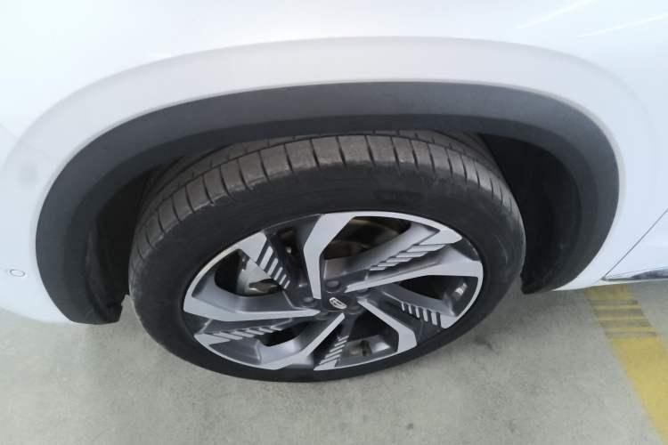 Used Geely Auto Monjaro L 2021 2.0TD DCT EVO Two-Wheel Drive Smart Luxury Version Left Front Wheel Hub