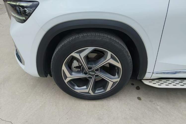 Used Geely Auto Monjaro L 2021 2.0TD DCT EVO Two-Wheel Drive Prestige Version Left Front Wheel Hub