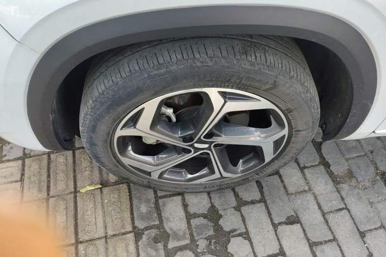 Used Geely Auto Monjaro L 2021 2.0TD DCT EVO Two-Wheel Drive Prestige Version Left Front Wheel Hub