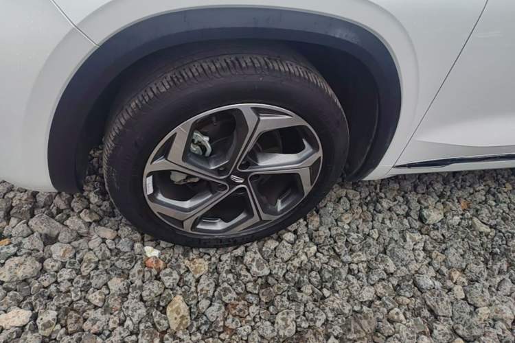Used Geely Auto Monjaro L 2021 2.0TD DCT EVO Two-Wheel Drive Prestige Version Left Front Wheel Hub