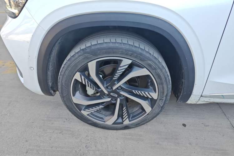Used Geely Auto Monjaro L 2021 2.0TD DCT EVO Two-Wheel Drive Smart Luxury Version Left Front Wheel Hub