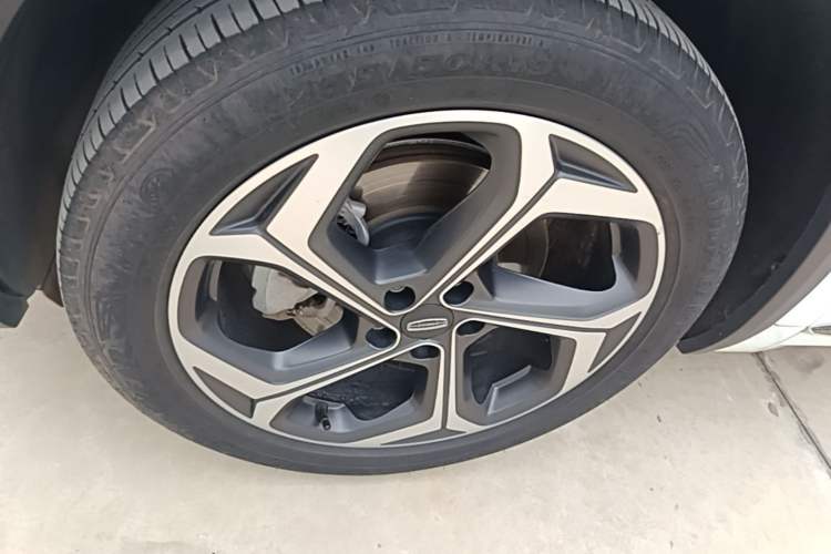 Used Geely Auto Monjaro L 2021 2.0TD DCT EVO Two-Wheel Drive Prestige Version Left Front Wheel Hub