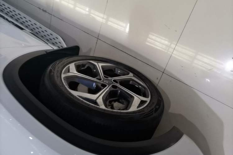 Used Geely Auto Monjaro L 2021 2.0TD DCT EVO Two-Wheel Drive Prestige Version Left Front Wheel Hub