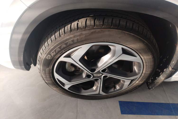 Used Geely Auto Monjaro L 2021 2.0TD High-Power Automatic All-Wheel Drive Luxury Version Left Front Wheel Hub