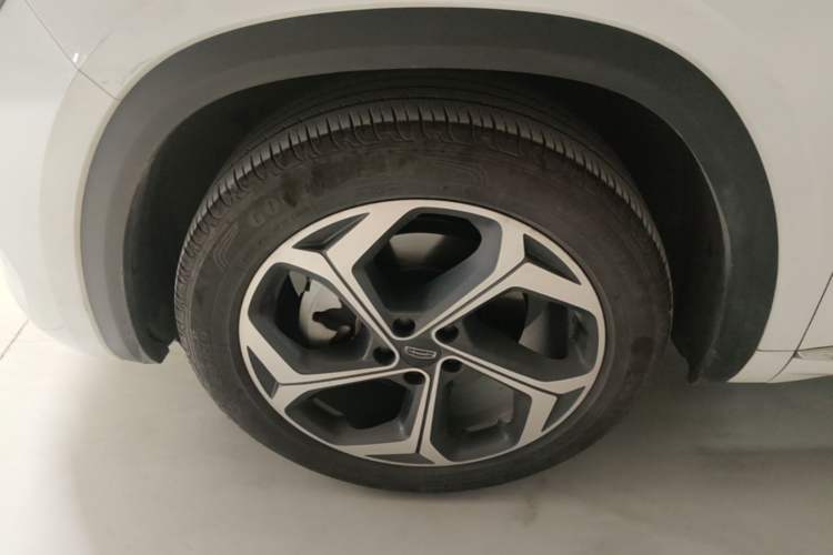 Used Geely Auto Monjaro L 2021 2.0TD DCT EVO Two-Wheel Drive Prestige Version Left Front Wheel Hub