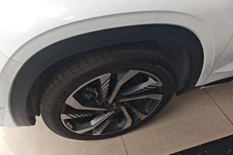 Used Geely Auto Monjaro L 2021 2.0TD DCT EVO Two-Wheel Drive Smart Luxury Version Left Front Wheel Hub