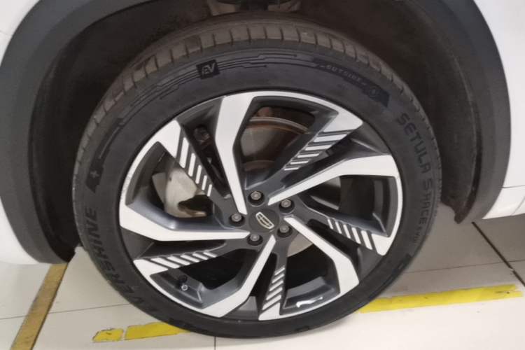 Used Geely Auto Monjaro L 2021 2.0TD High-Power Automatic All-Wheel-Drive Flagship Version Left Front Wheel Hub
