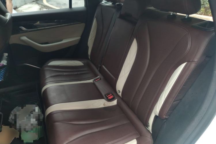 Used Geely Auto Monjaro L 2021 2.0TD DCT EVO Two-Wheel Drive Prestige Version Left Rear Seat