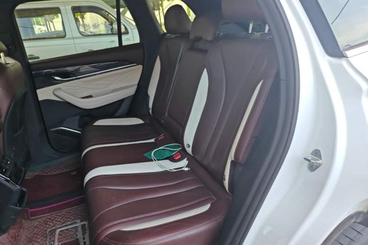 Used Geely Auto Monjaro L 2021 2.0TD DCT EVO Two-Wheel Drive Smart Luxury Version Left Rear Seat