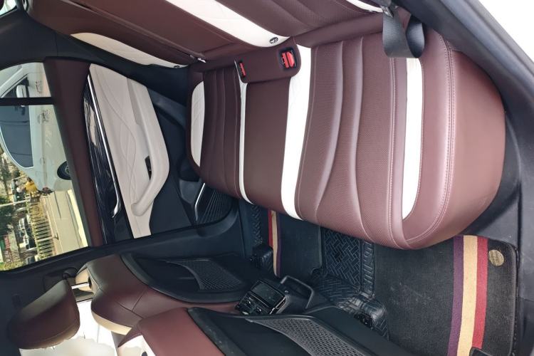 Used Geely Auto Monjaro L 2021 2.0TD DCT EVO Two-Wheel Drive Smart Luxury Version Left Rear Seat