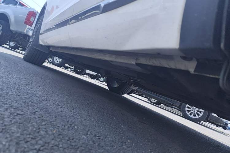 Used Geely Auto Monjaro L 2021 2.0TD DCT EVO Two-Wheel Drive Smart Luxury Version Left Side Sill