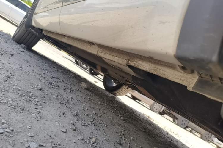 Used Geely Auto Monjaro L 2021 2.0TD DCT EVO Two-Wheel Drive Smart Luxury Version Left Side Sill