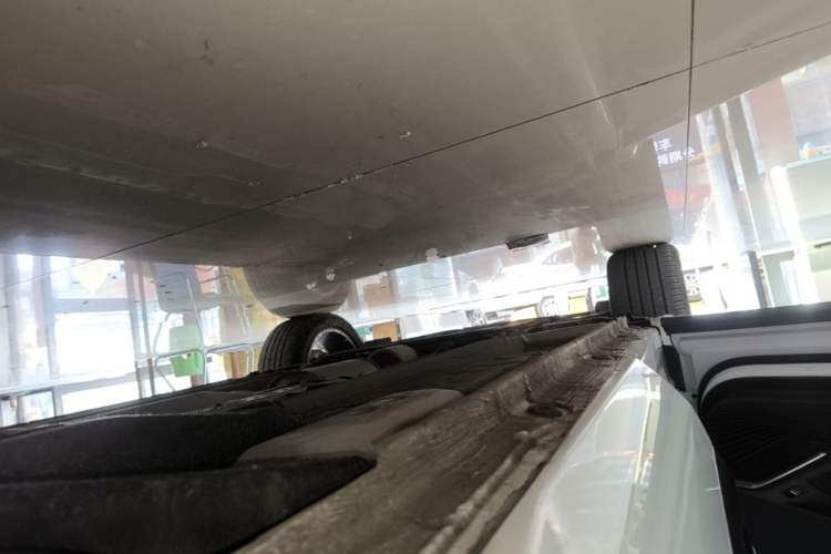 Used Geely Auto Monjaro L 2021 2.0TD DCT EVO Two-Wheel Drive Prestige Version Left Side Sill