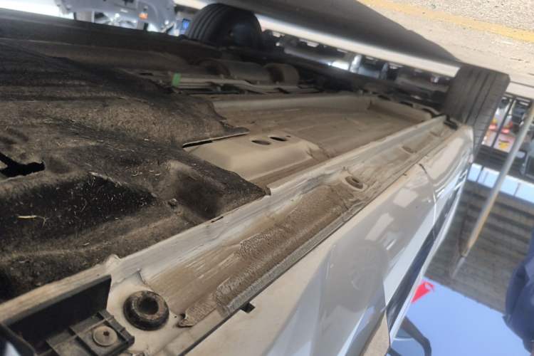 Used Geely Auto Monjaro L 2021 2.0TD DCT EVO Two-Wheel Drive Smart Luxury Version Left Side Sill