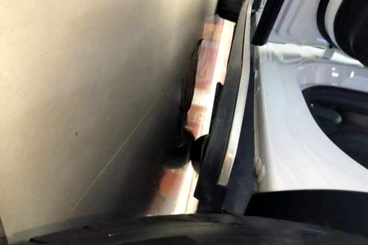 Used Geely Auto Monjaro L 2021 2.0TD DCT EVO Two-Wheel Drive Smart Luxury Version Left Side Sill