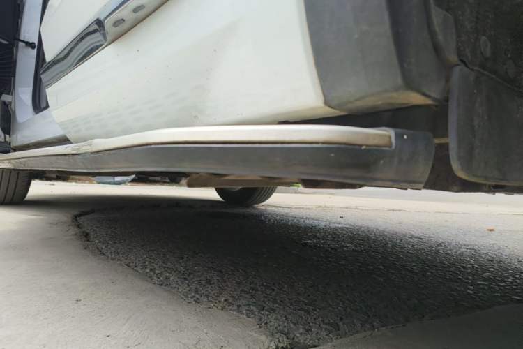 Used Geely Auto Monjaro L 2021 2.0TD DCT EVO Two-Wheel Drive Prestige Version Left Side Sill