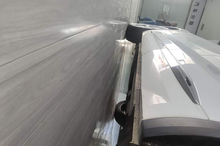 Used Geely Auto Monjaro L 2021 2.0TD DCT EVO Two-Wheel Drive Prestige Version Left Side Sill