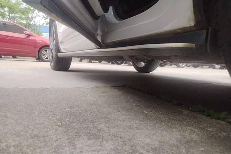 Used Geely Auto Monjaro L 2021 2.0TD DCT EVO Two-Wheel Drive Smart Luxury Version Left Side Sill