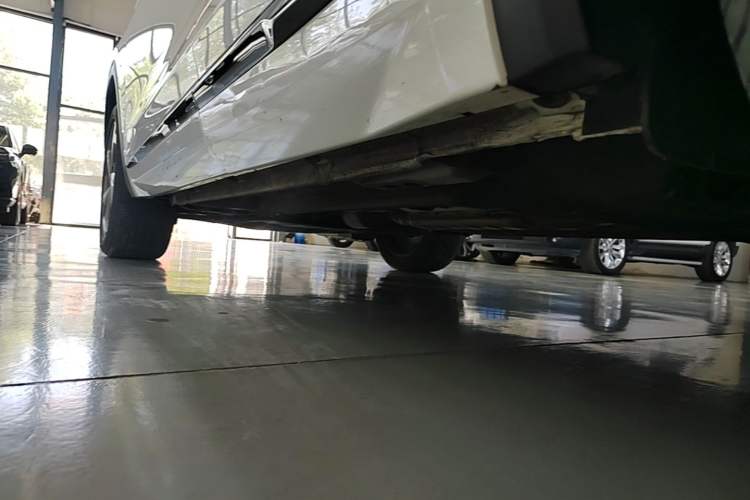 Used Geely Auto Monjaro L 2021 2.0TD High-Power Automatic All-Wheel Drive Luxury Version Left Side Sill