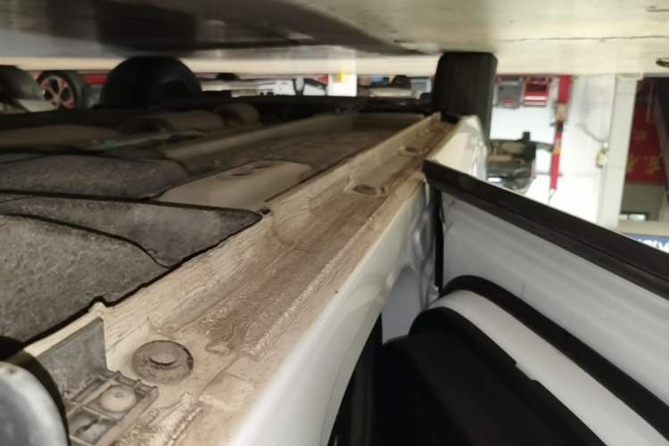 Used Geely Auto Monjaro L 2021 2.0TD DCT EVO Two-Wheel Drive Prestige Version Left Side Sill