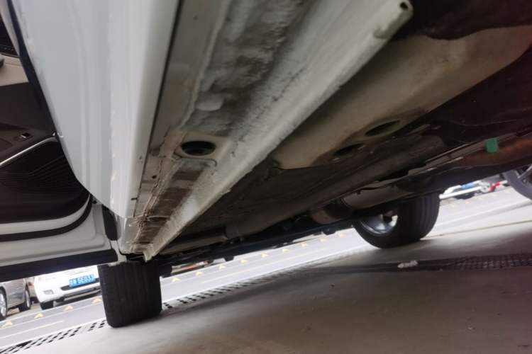 Used Geely Auto Monjaro L 2021 2.0TD DCT EVO Two-Wheel Drive Smart Luxury Version Left Side Sill
