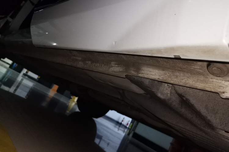 Used Geely Auto Monjaro L 2021 2.0TD High-Power Automatic All-Wheel-Drive Flagship Version Left Side Sill