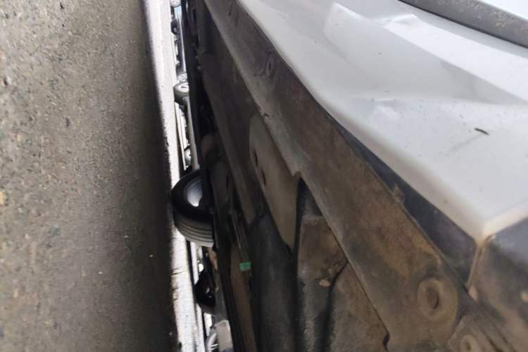 Used Geely Auto Monjaro L 2021 2.0TD DCT EVO Two-Wheel Drive Prestige Version Left Side Sill