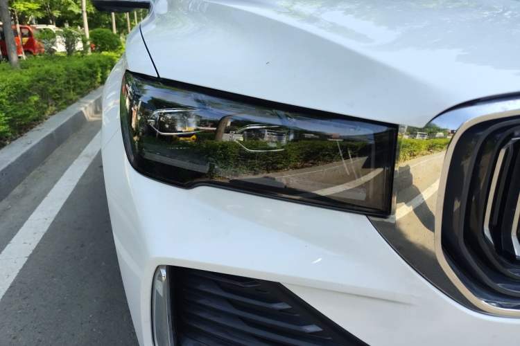 Used Geely Auto Monjaro L 2021 2.0TD High-Power Automatic All-Wheel Drive Luxury Version Right Front Headlight