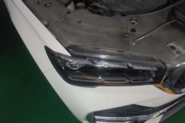 Used Geely Auto Monjaro L 2021 2.0TD DCT EVO Two-Wheel-Drive Flagship Version Right Front Headlight
