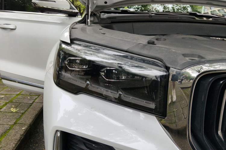 Used Geely Auto Monjaro L 2021 2.0TD DCT EVO Two-Wheel Drive Smart Luxury Version Right Front Headlight
