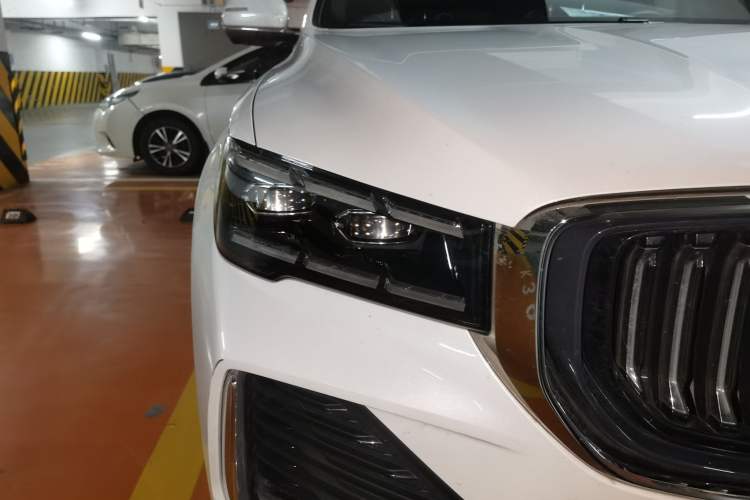 Used Geely Auto Monjaro L 2021 2.0TD DCT EVO Two-Wheel Drive Smart Luxury Version Right Front Headlight