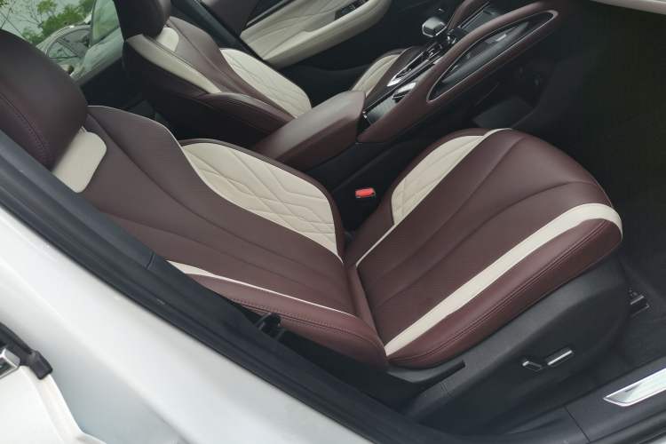 Used Geely Auto Monjaro L 2021 2.0TD DCT EVO Two-Wheel Drive Smart Luxury Version Right Front Seat