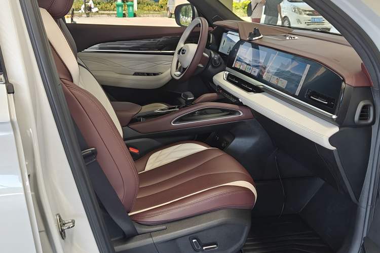 Used Geely Auto Monjaro L 2021 2.0TD DCT EVO Two-Wheel Drive Prestige Version Right Front Seat