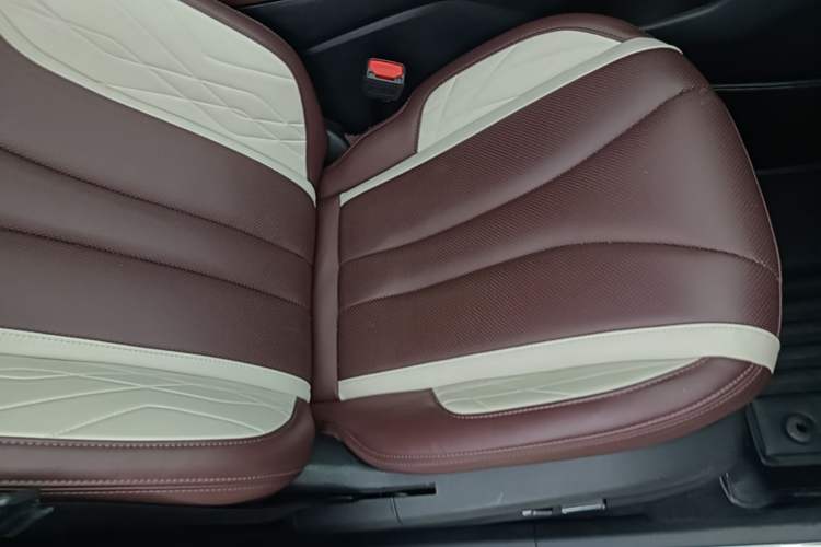Used Geely Auto Monjaro L 2021 2.0TD DCT EVO Two-Wheel Drive Prestige Version Right Front Seat