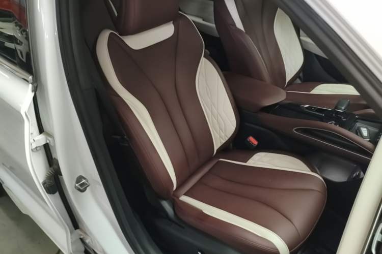 Used Geely Auto Monjaro L 2021 2.0TD DCT EVO Two-Wheel Drive Prestige Version Right Front Seat