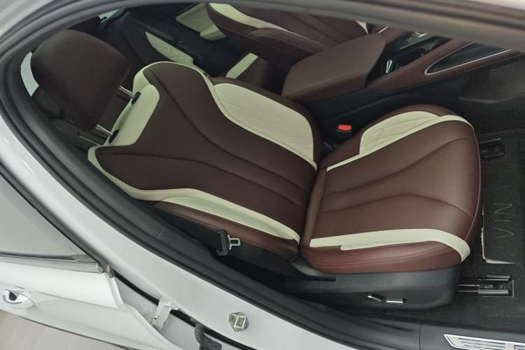 Used Geely Auto Monjaro L 2021 2.0TD DCT EVO Two-Wheel Drive Prestige Version Right Front Seat