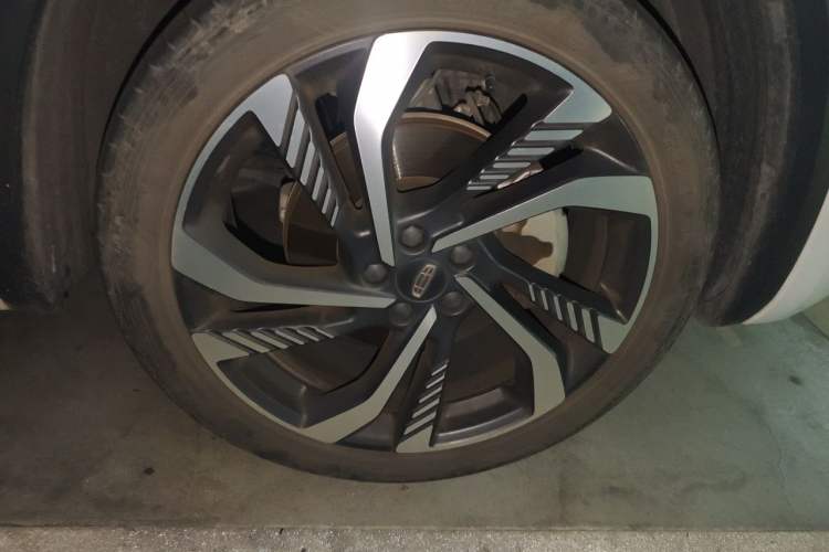 Used Geely Auto Monjaro L 2021 2.0TD DCT EVO Two-Wheel Drive Smart Luxury Version Right Front Wheel Hub