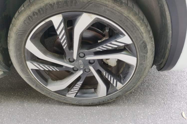 Used Geely Auto Monjaro L 2021 2.0TD DCT EVO Two-Wheel-Drive Flagship Version Right Front Wheel Hub