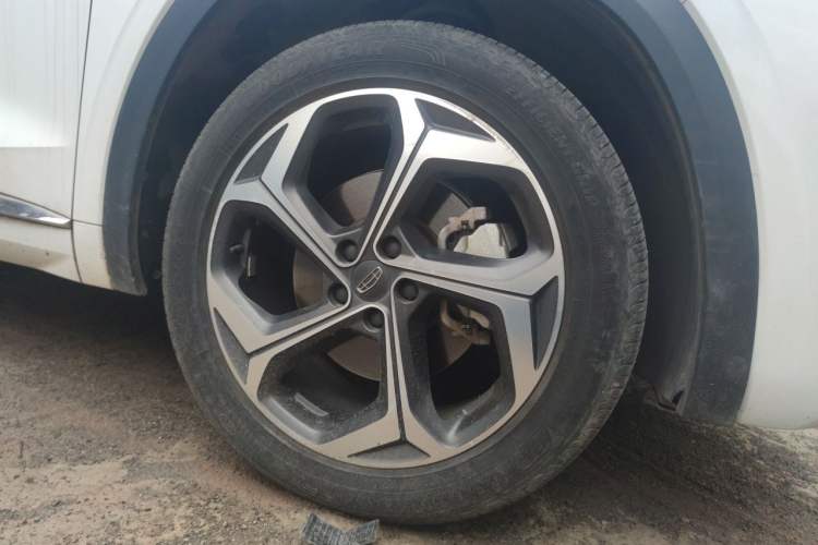 Used Geely Auto Monjaro L 2021 2.0TD DCT EVO Two-Wheel Drive Prestige Version Right Front Wheel Hub