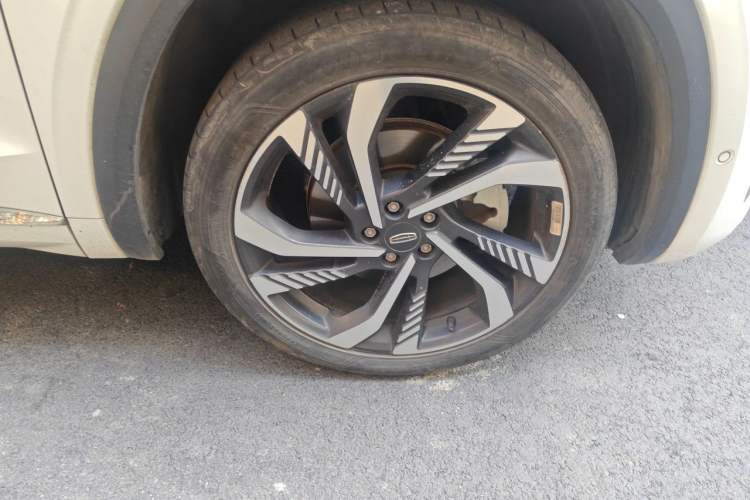 Used Geely Auto Monjaro L 2021 2.0TD DCT EVO Two-Wheel Drive Smart Luxury Version Right Front Wheel Hub