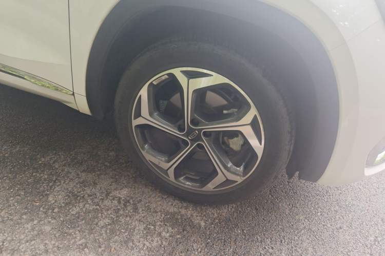 Used Geely Auto Monjaro L 2021 2.0TD DCT EVO Two-Wheel Drive Prestige Version Right Front Wheel Hub