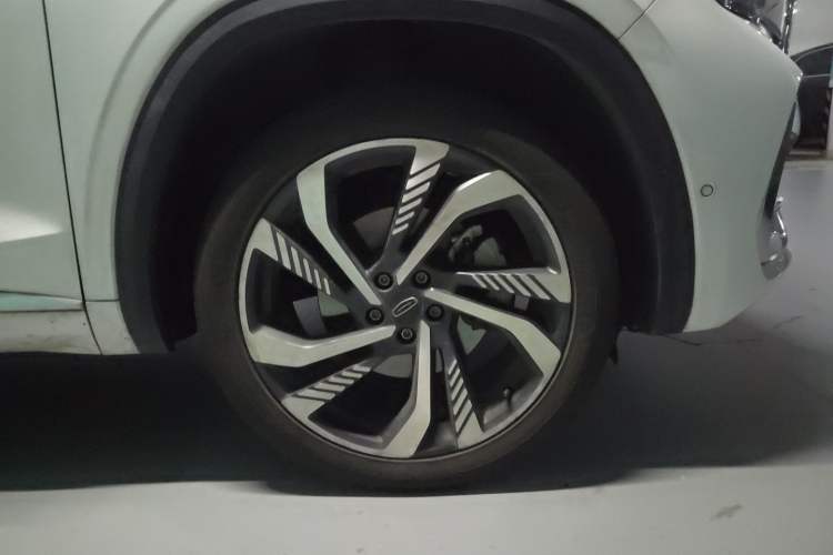 Used Geely Auto Monjaro L 2021 2.0TD DCT EVO Two-Wheel Drive Smart Luxury Version Right Front Wheel Hub